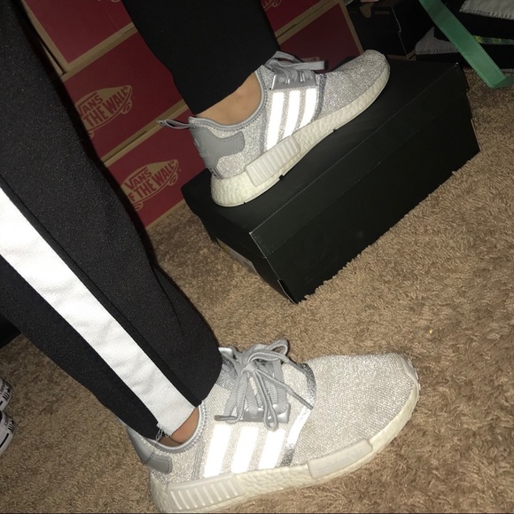 Adidas NMD R1 - Picture 2 of 3